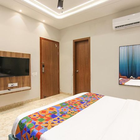 Fabhotel Prime Royal Court ลูดิฮานา ภายนอก รูปภาพ