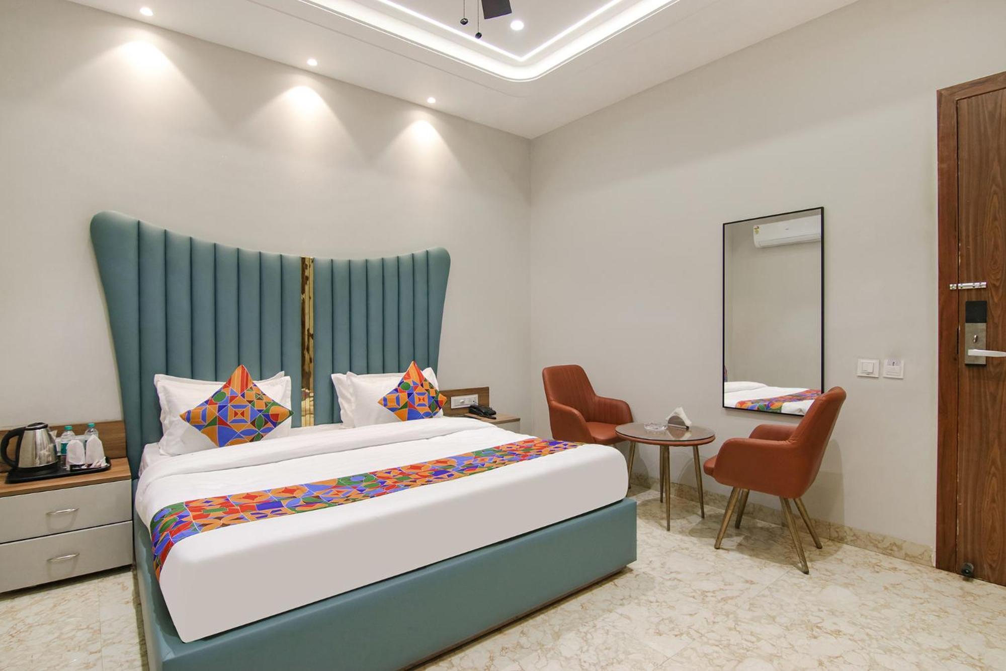 Fabhotel Prime Royal Court ลูดิฮานา ภายนอก รูปภาพ